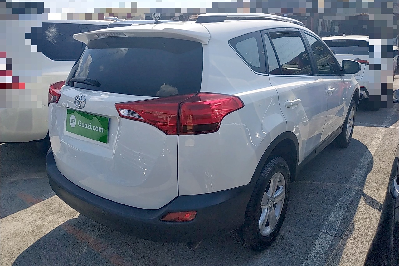 丰田rav4 2015款 2.0l cvt四驱风尚版