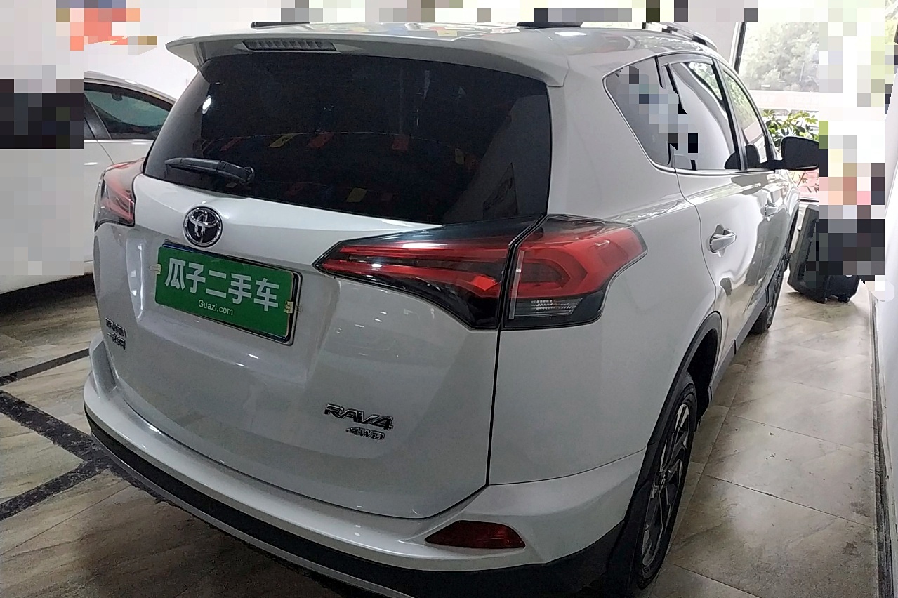 丰田rav4 2018款 2.5l 自动四驱精英i版