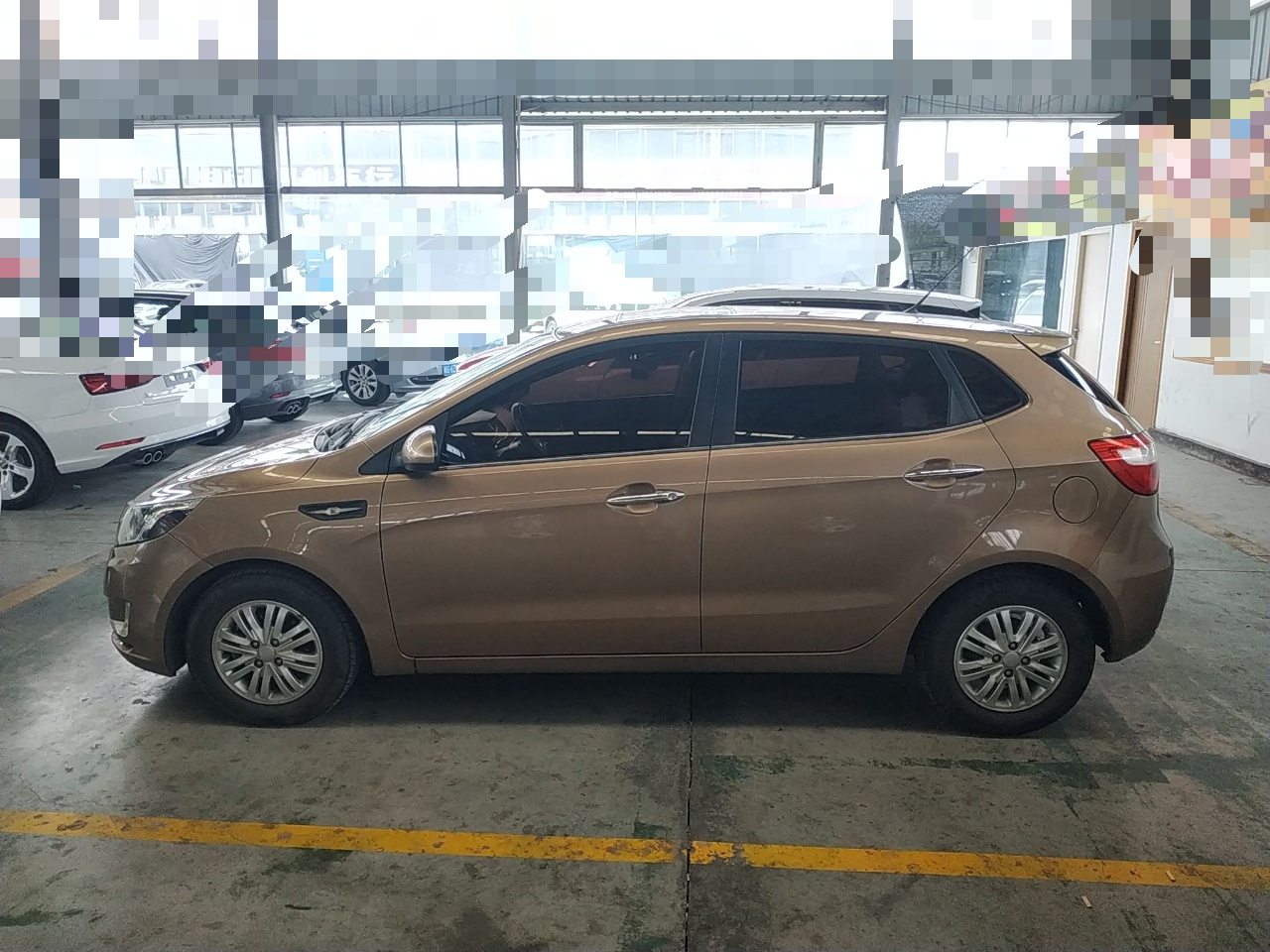 4l 自动 5门5座两厢车 炫酷纪念版 (国Ⅳ)