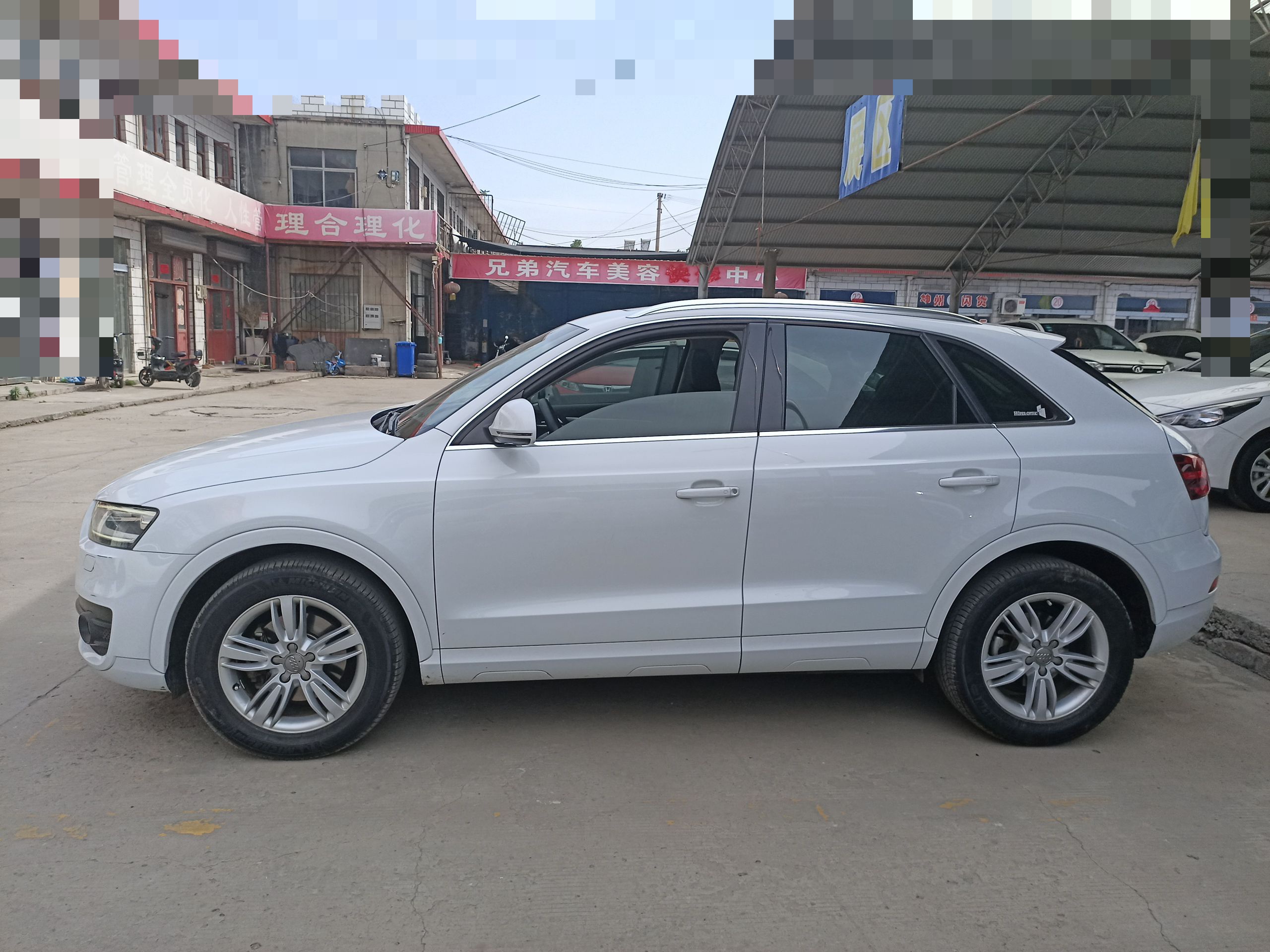 奥迪q3 35tfsi 2013款 2.0t 自动 四驱 舒适型 (国Ⅳ)