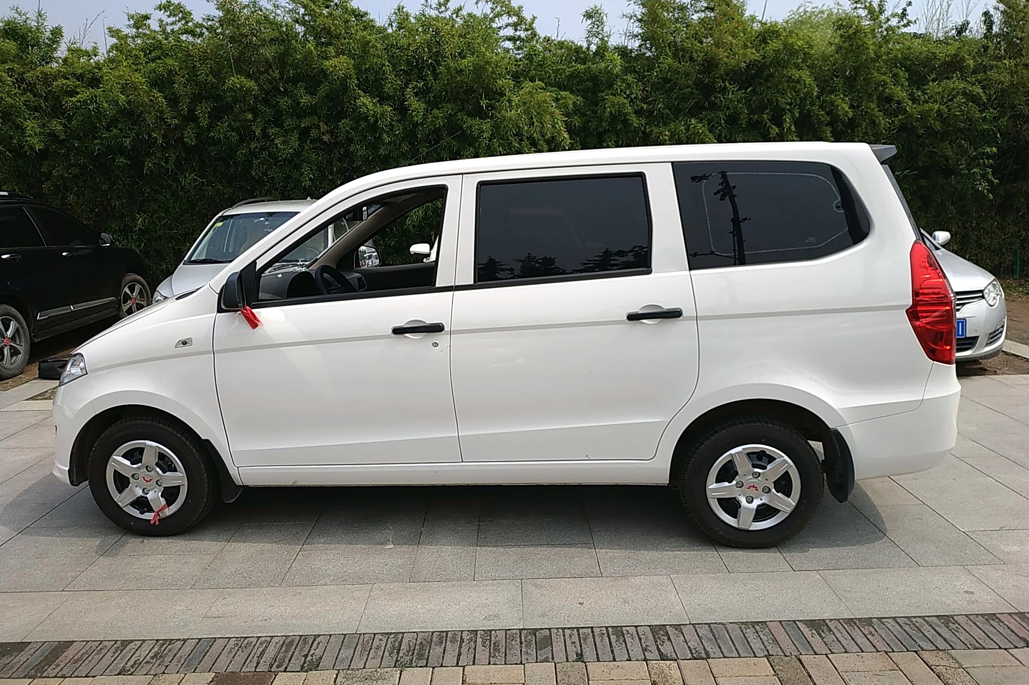 五菱宏光 2020款 1.2l s基本型国vi lsi