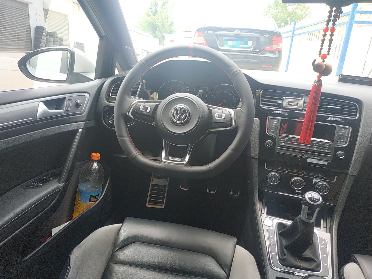 大众 高尔夫 2015款 1.4tsi 手动r-line