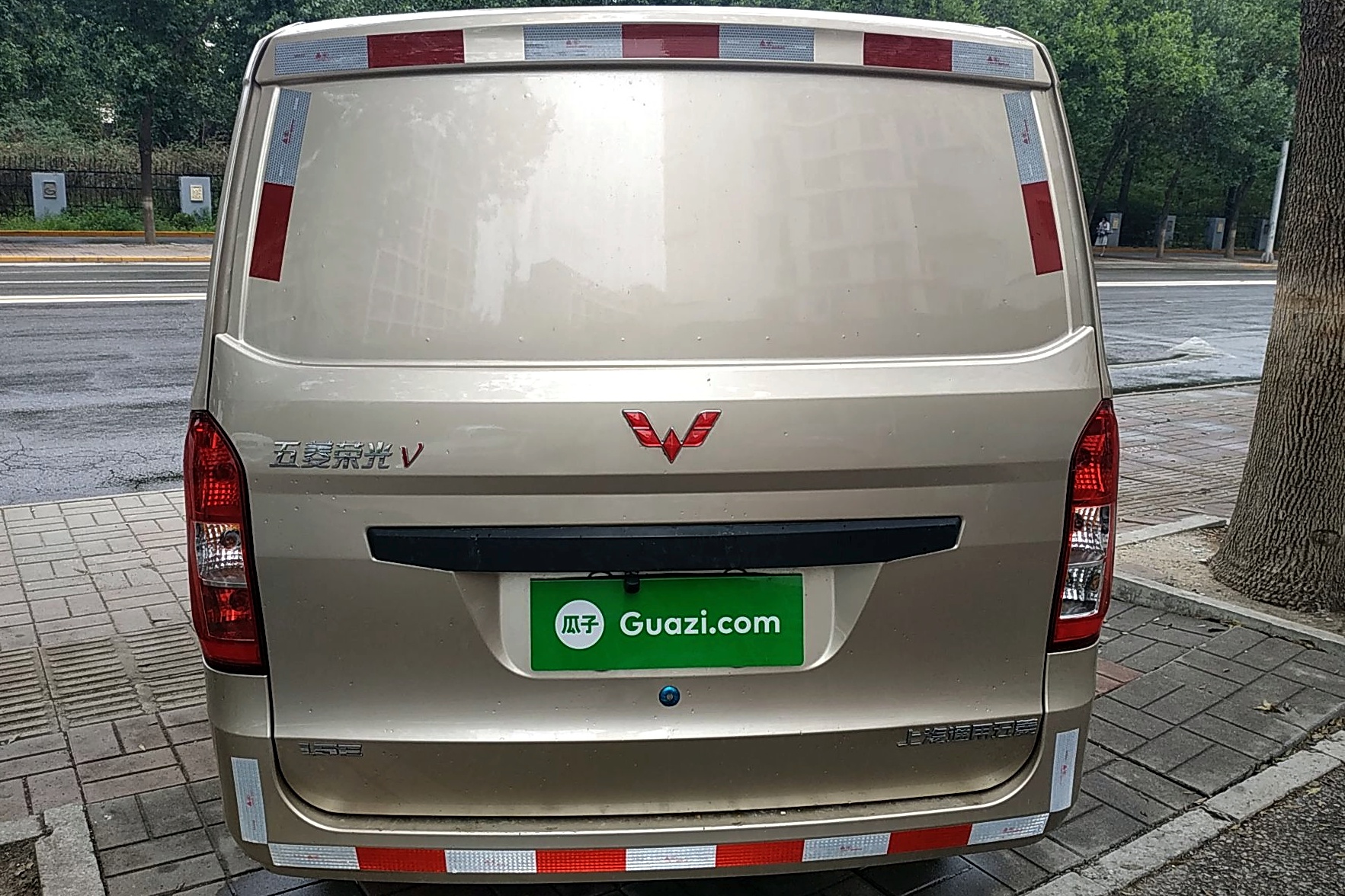 五菱荣光v 2019款 1.5l封窗车实用型国vi lar 车辆图片