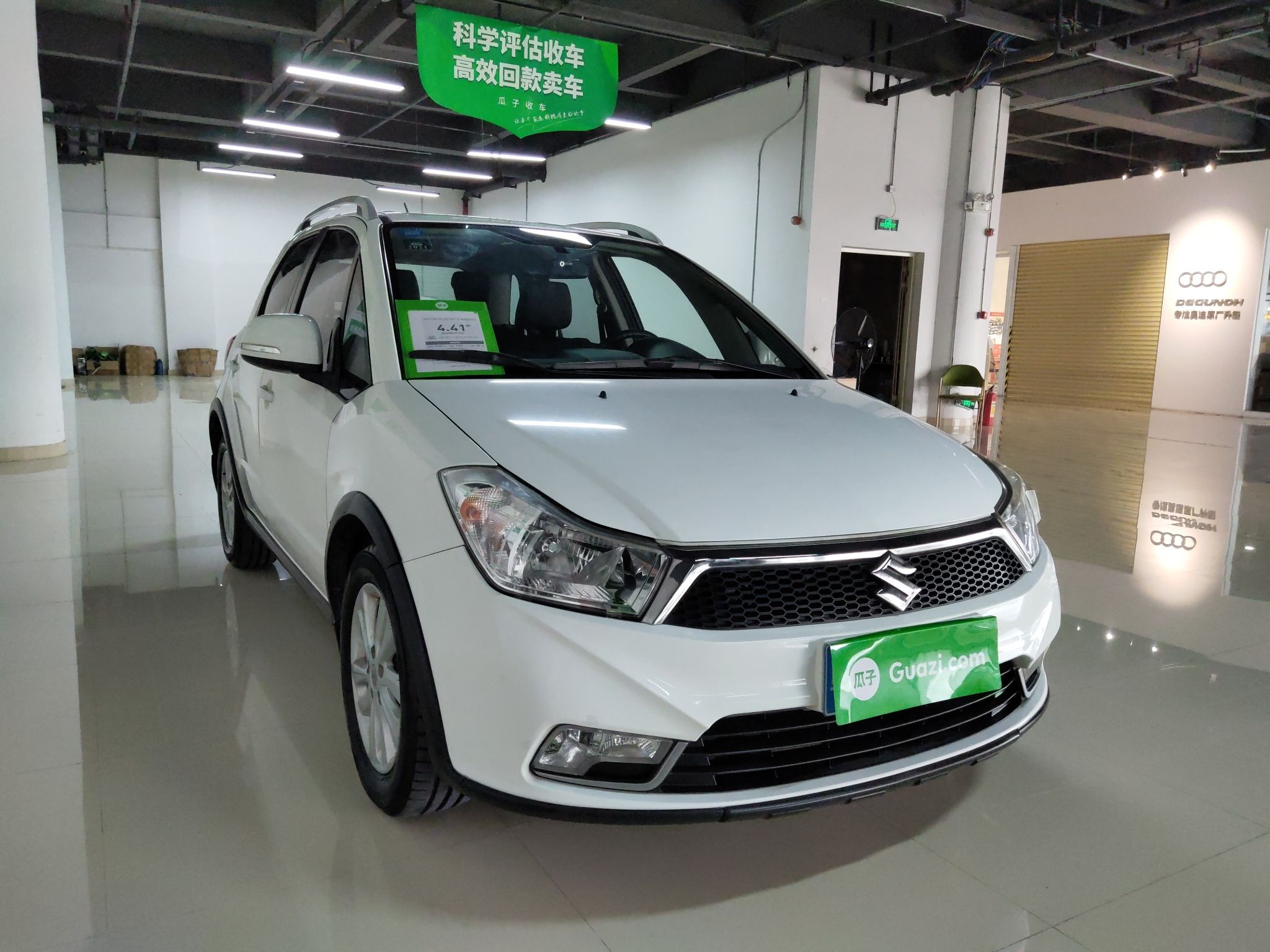 铃木天语sx4 2013款 1.6l 自动 5门5座两厢车 酷锐型(国)