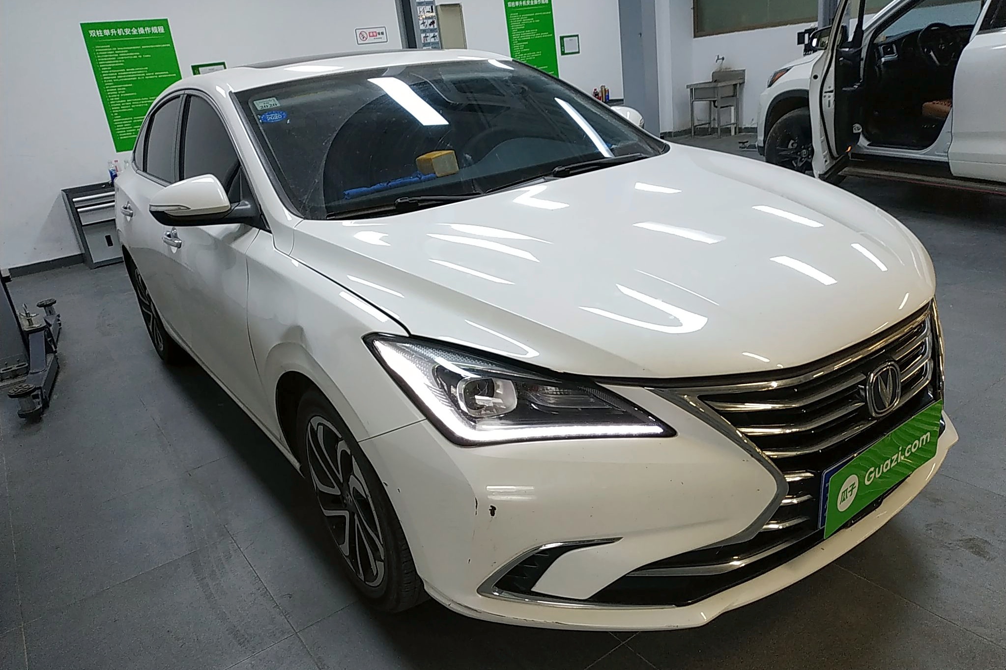 长安 逸动 2018款 1.6l gdi 自动领尚型