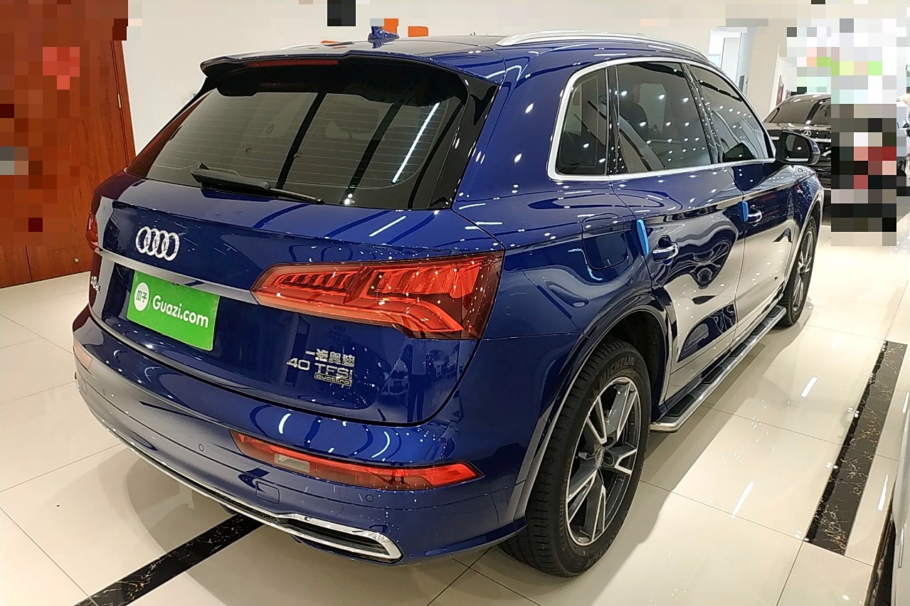 奥迪q5l 2020款 40 tfsi 荣享时尚型