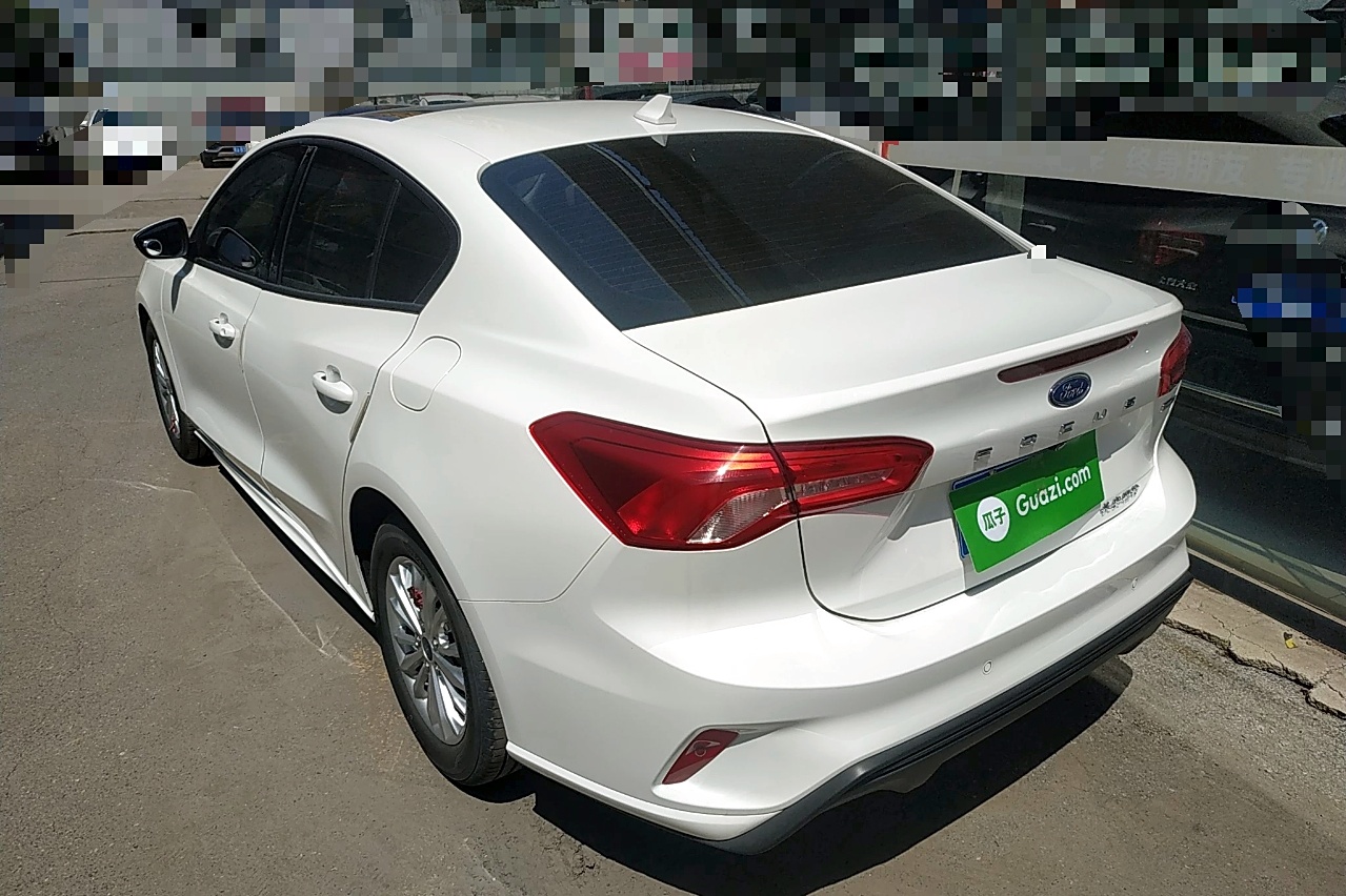 福特 福克斯 2020款 三厢 ecoboost 180 自动锋潮型