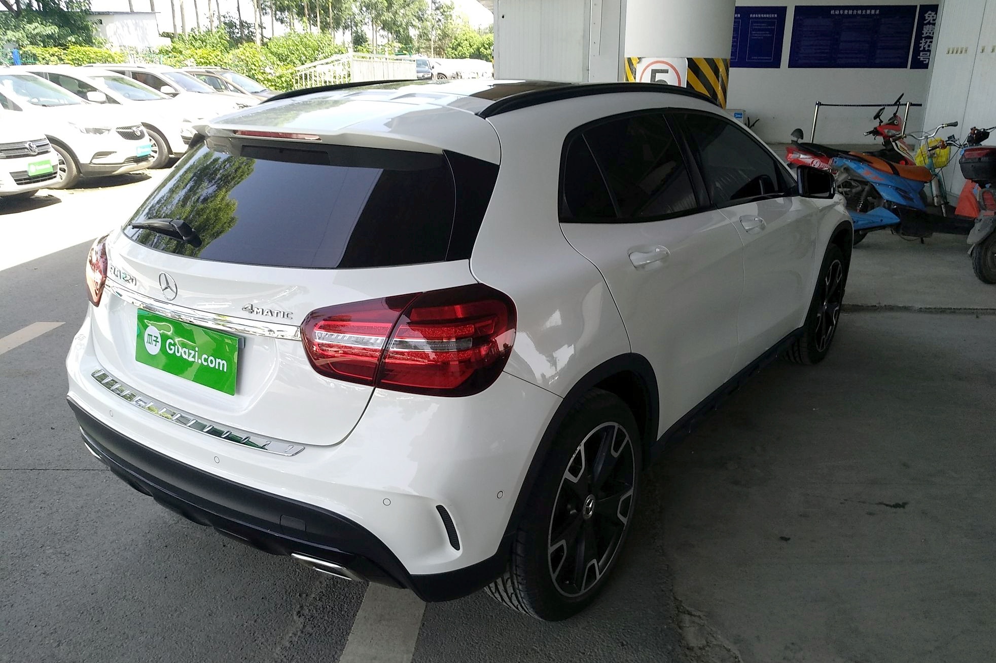 奔驰gla级 2018款 gla 220 4matic 运动型