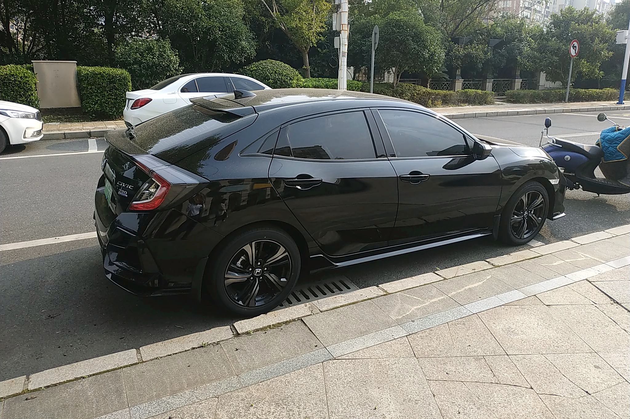 本田 思域 2021款 hatchback 220turbo cvt潮酷控