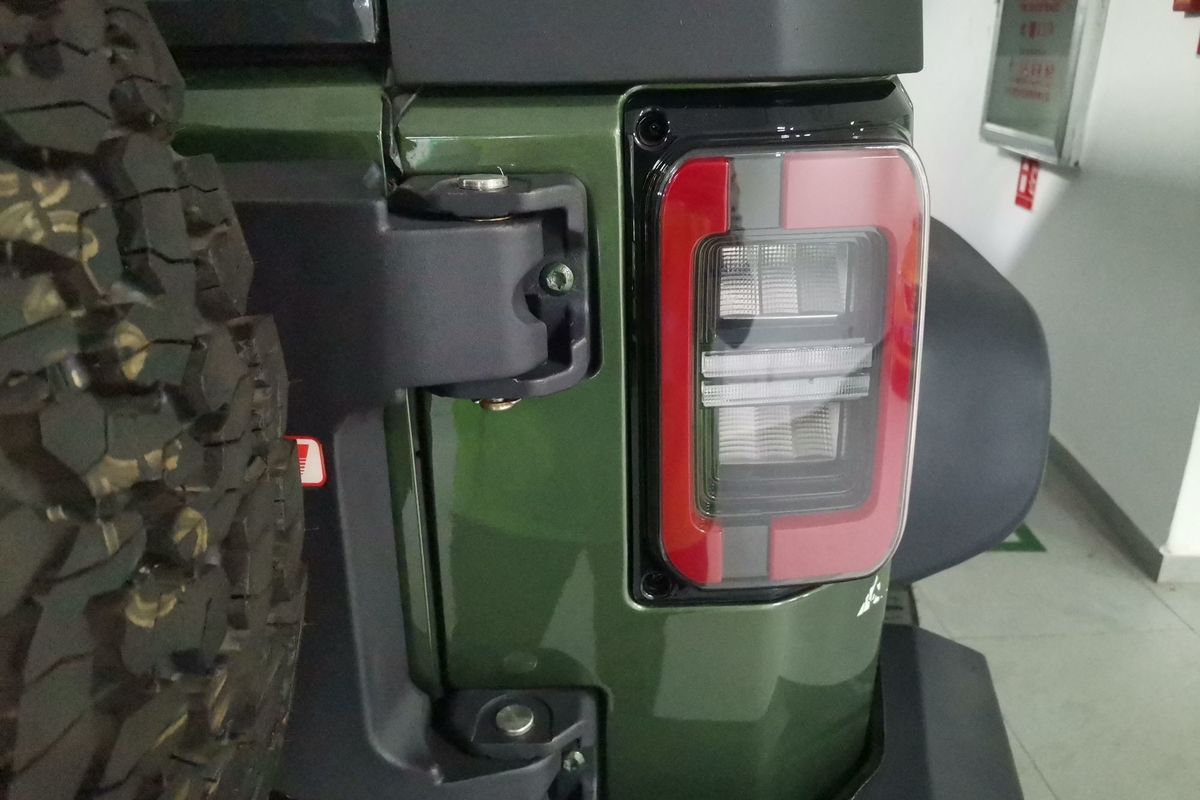 北京bj40plus2020款,北京bj40高清图片 北京bj40 2020款 plus 2.3t 自动四驱雨林穿越版