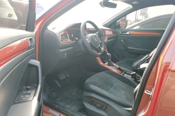 大众探歌2018款,大众探歌2020款 大众t-roc探歌 2018款 280tsi dsg两驱豪华型 国v