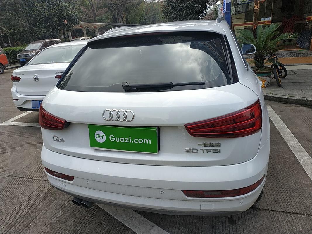 奥迪q3 2017款 30 tfsi 时尚型