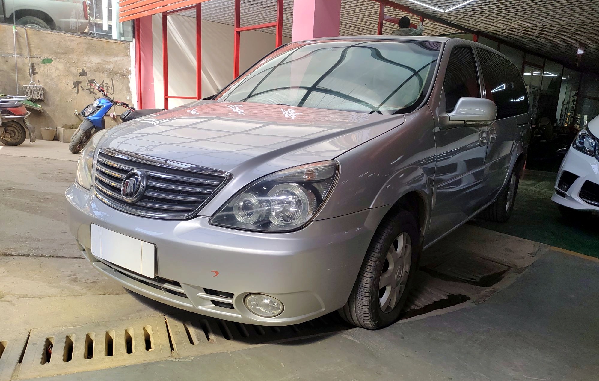 别克gl8 2006款 陆尊 3.0l ct 舒适版