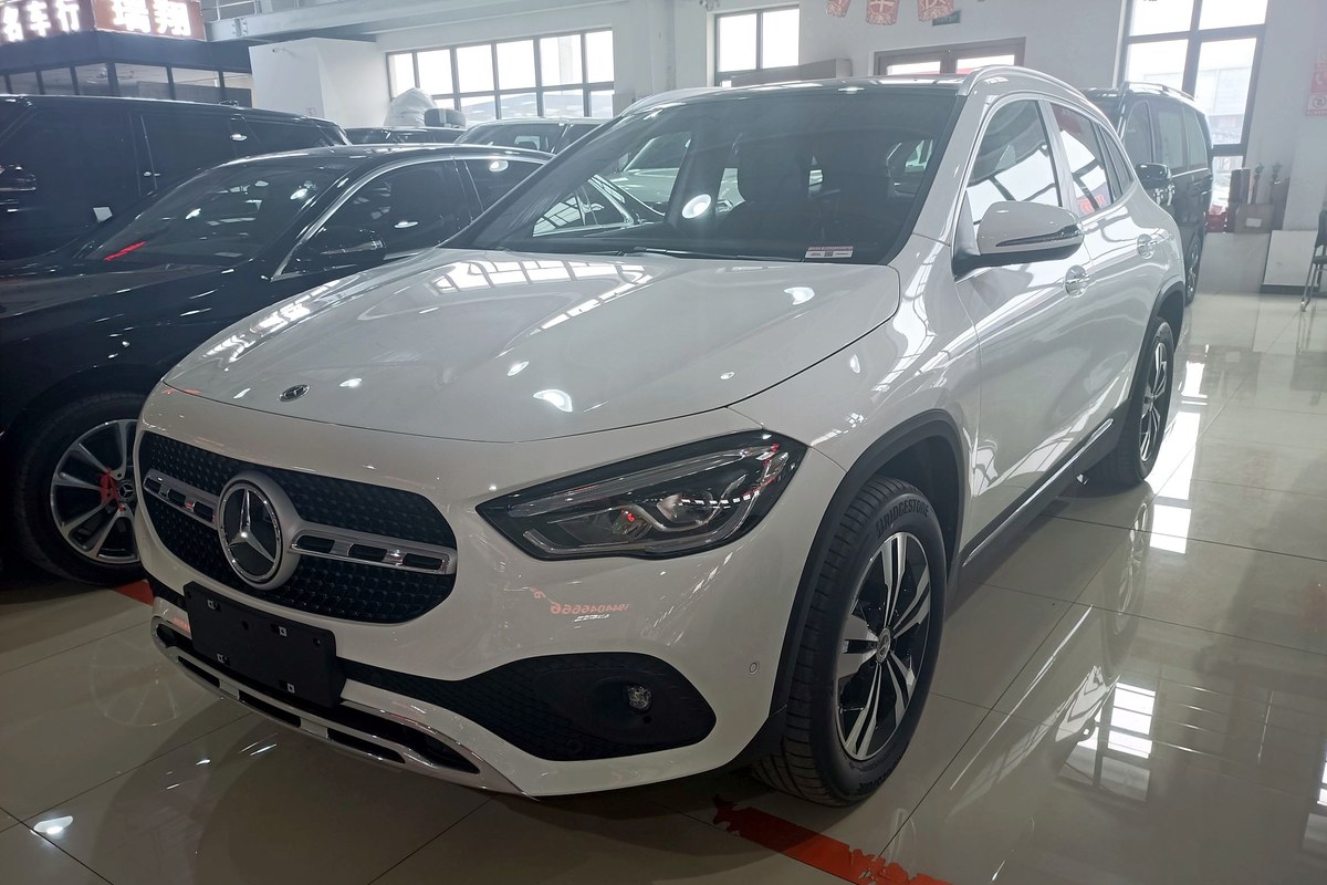 奔驰gla2020款,奔驰glc2022款 奔驰gla级 2020款 gla 200 基本信息