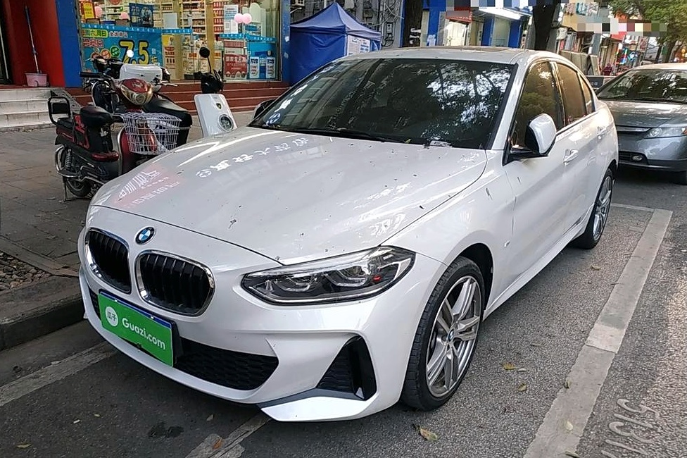宝马1系 2019款 120i 领先型m运动套装