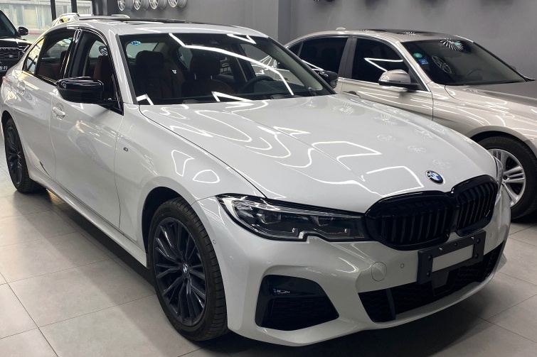 宝马3系 2021款 330li xdrive m运动曜夜套装