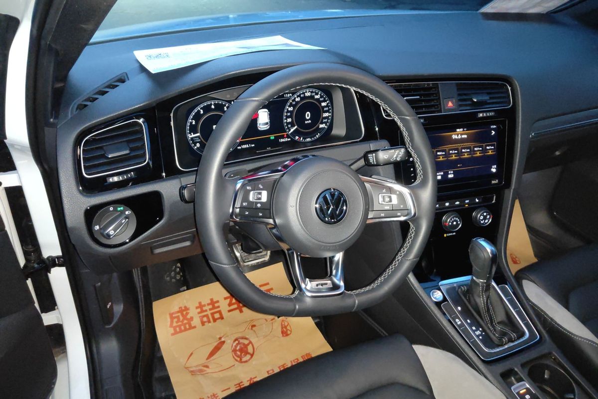大众高尔夫2020款内饰,大众高尔夫内饰 大众 高尔夫 2020款 挚爱版 280tsi dsg r-line