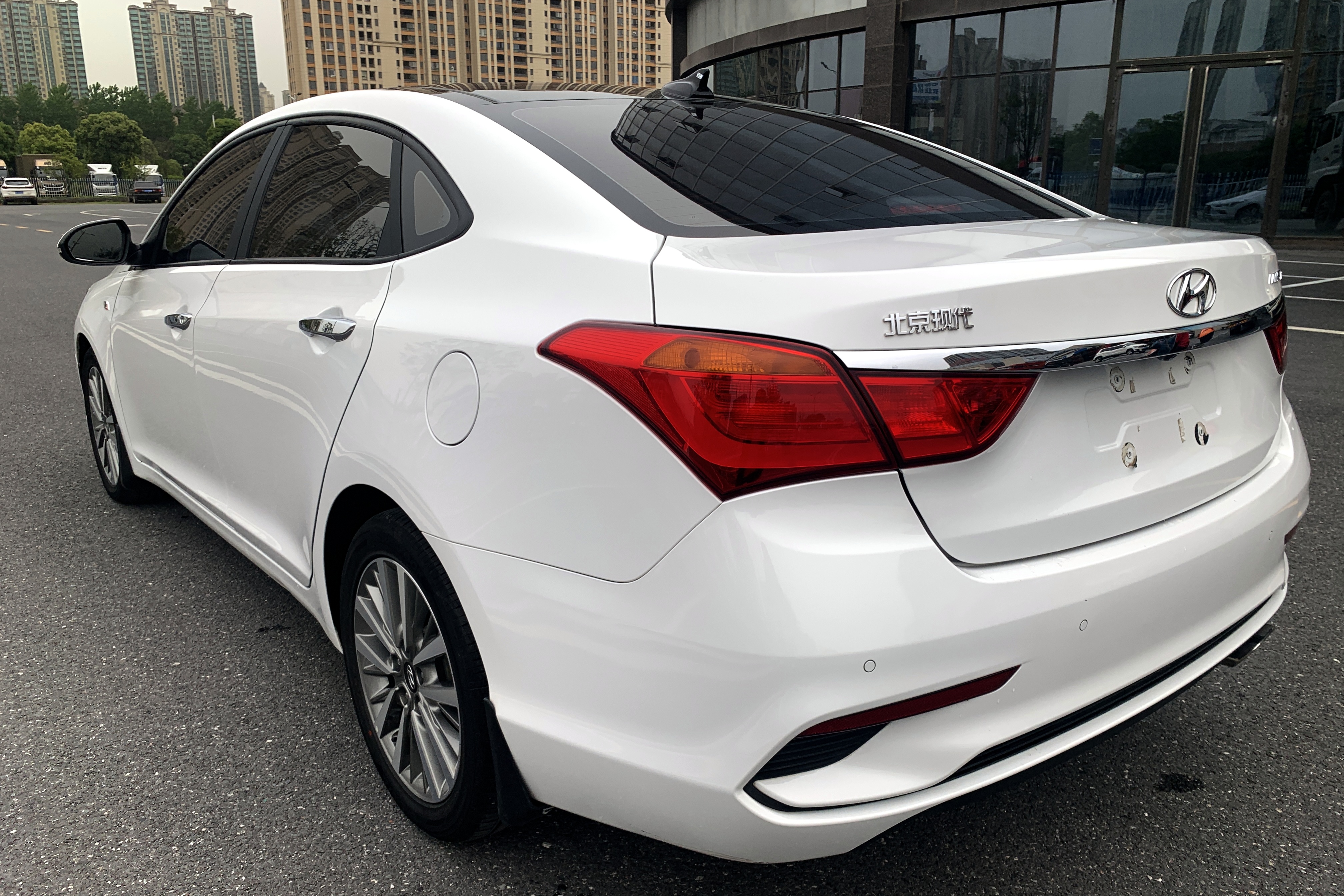 现代 名图 2019款 1.8l 自动尊贵型dlx 国vi 准新车0过户