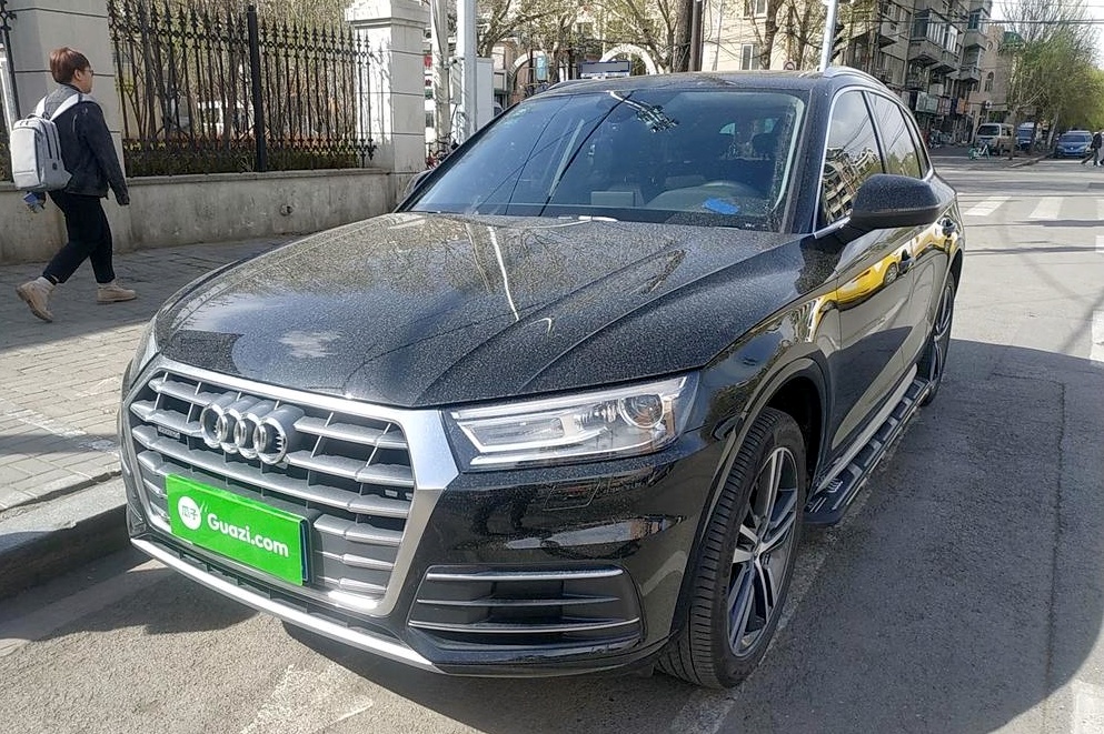 奥迪q5l 2020款 40 tfsi 荣享进取型