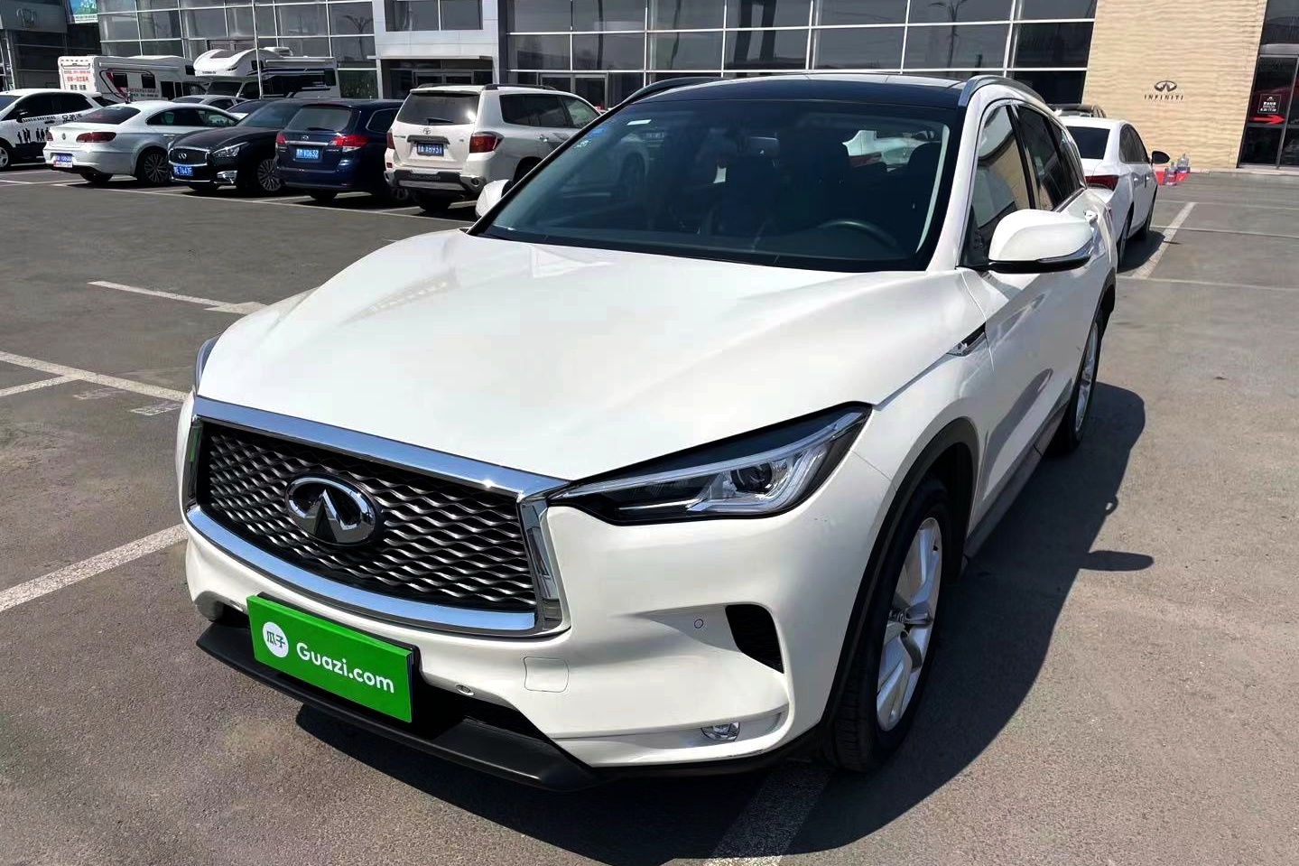 英菲尼迪qx50 2018款 2.0t 两驱时尚版