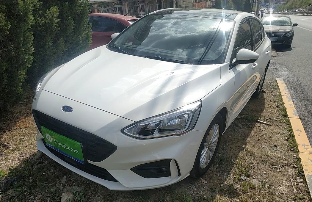 福特 福克斯 2020款 三厢 ecoboost 180 自动锋潮型 车辆图片