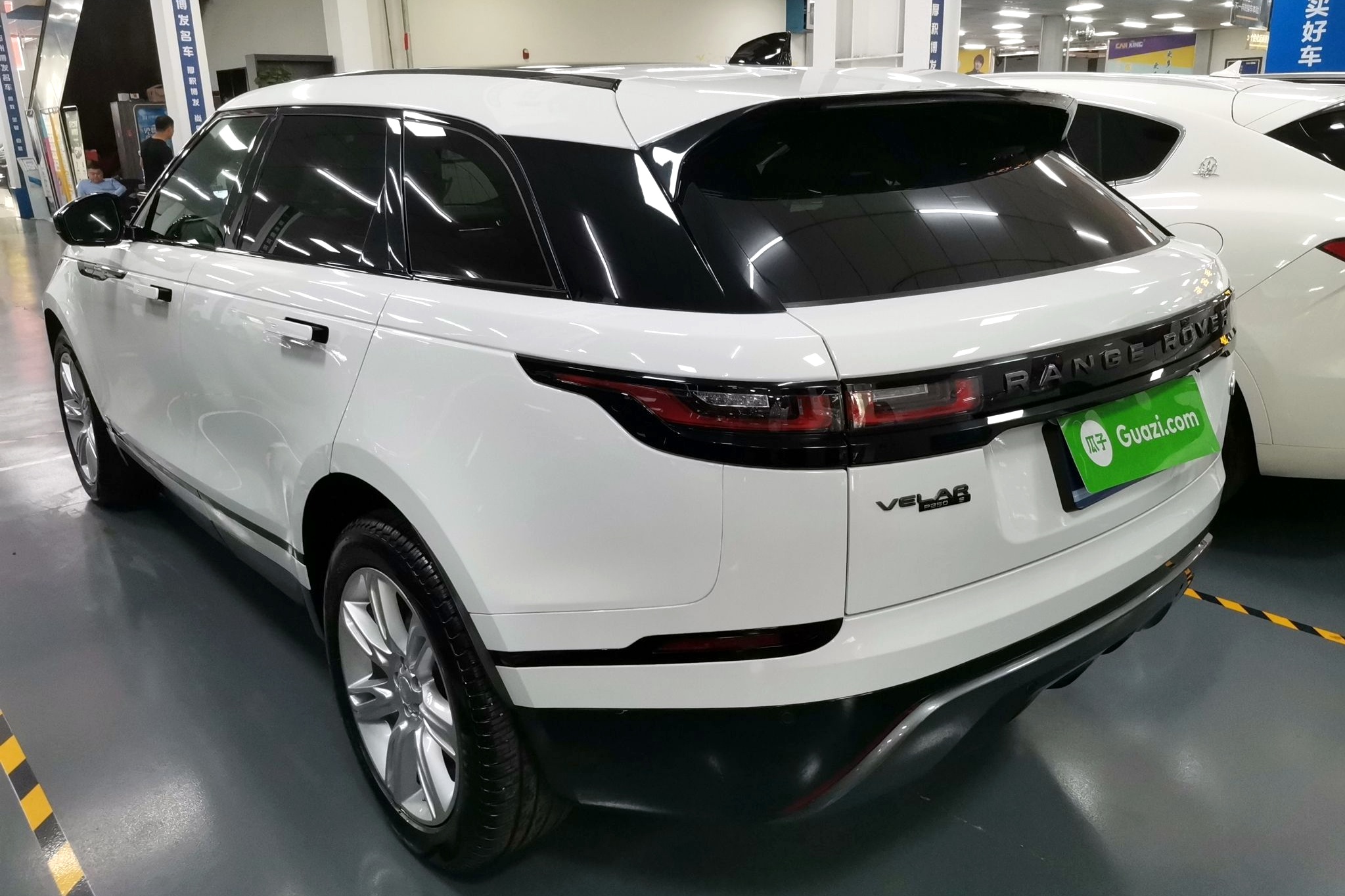 路虎 揽胜星脉 2020款 p250 r-dynamic s(进口)