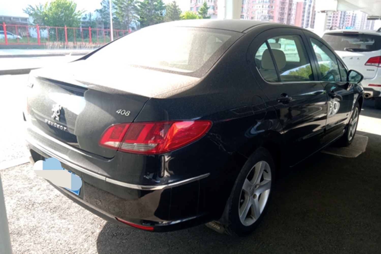 标致408 2010款 2.0l 手动舒适版