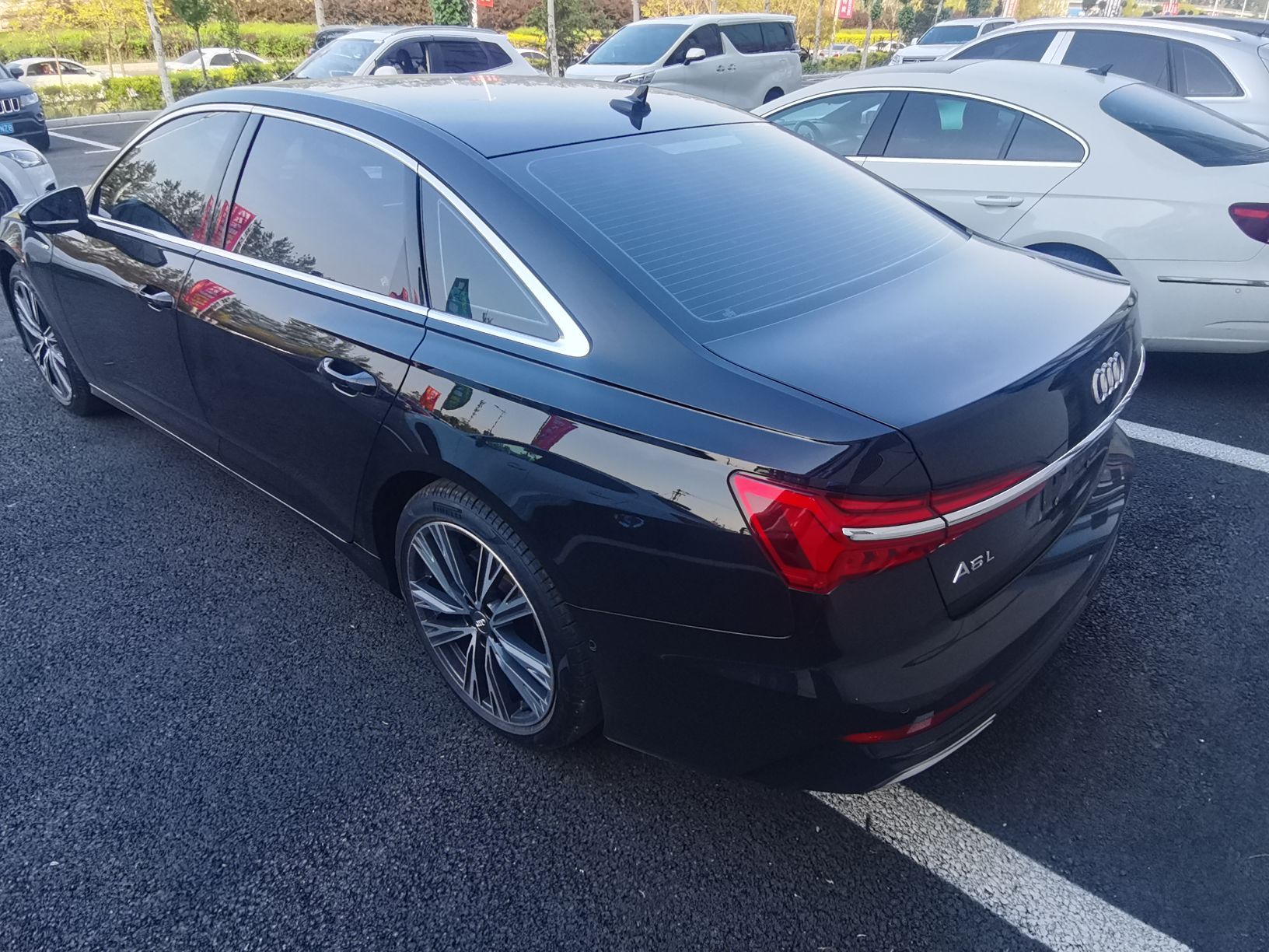奥迪a6l 2019款 45 tfsi quattro 臻选动感型