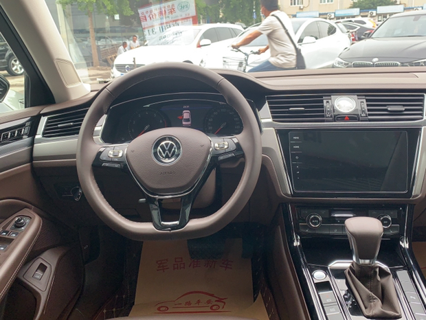 大众 辉昂 2021款 380tsi 豪华版 准新车0过户
