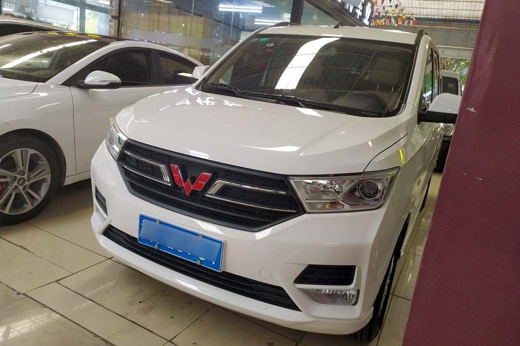 五菱宏光 2019款 1.5l s舒适型国vi lar