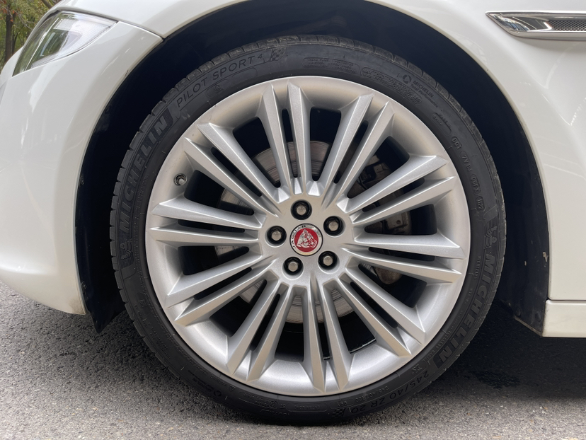 捷豹XJ 2018款 XJL 3.0 SC 两驱典雅商务版车身外观6006