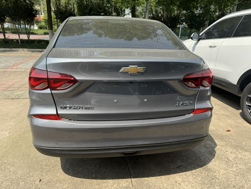 雪佛兰 科鲁泽 2022款 320 自动悦享天窗版车身外观6005