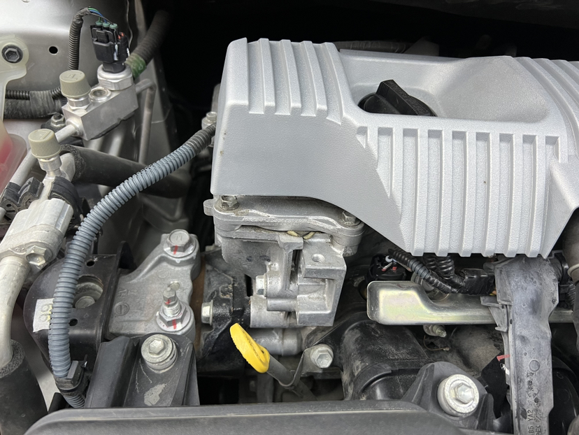 丰田 普锐斯 2012款 1.8L 豪华版中控内饰7008