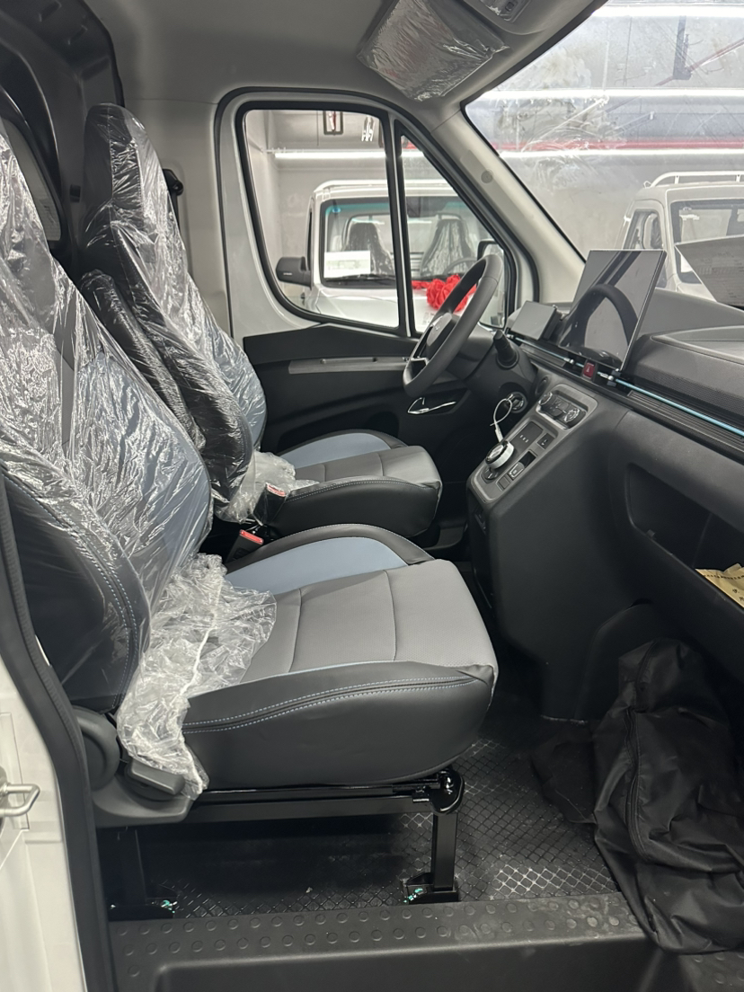 江汽集团 Van宝路 2024款 V8追梦版 宁德时代中控内饰7006