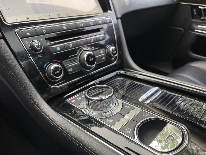 捷豹XJ 2018款 XJL 3.0 SC 两驱典雅商务版局部细节18