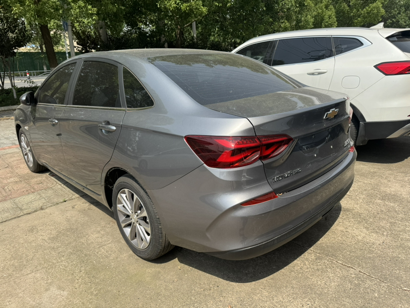 雪佛兰 科鲁泽 2022款 320 自动悦享天窗版车身外观6004