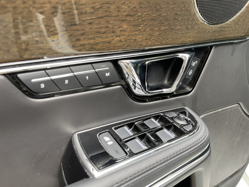 捷豹XJ 2018款 XJL 3.0 SC 两驱典雅商务版中控内饰7005