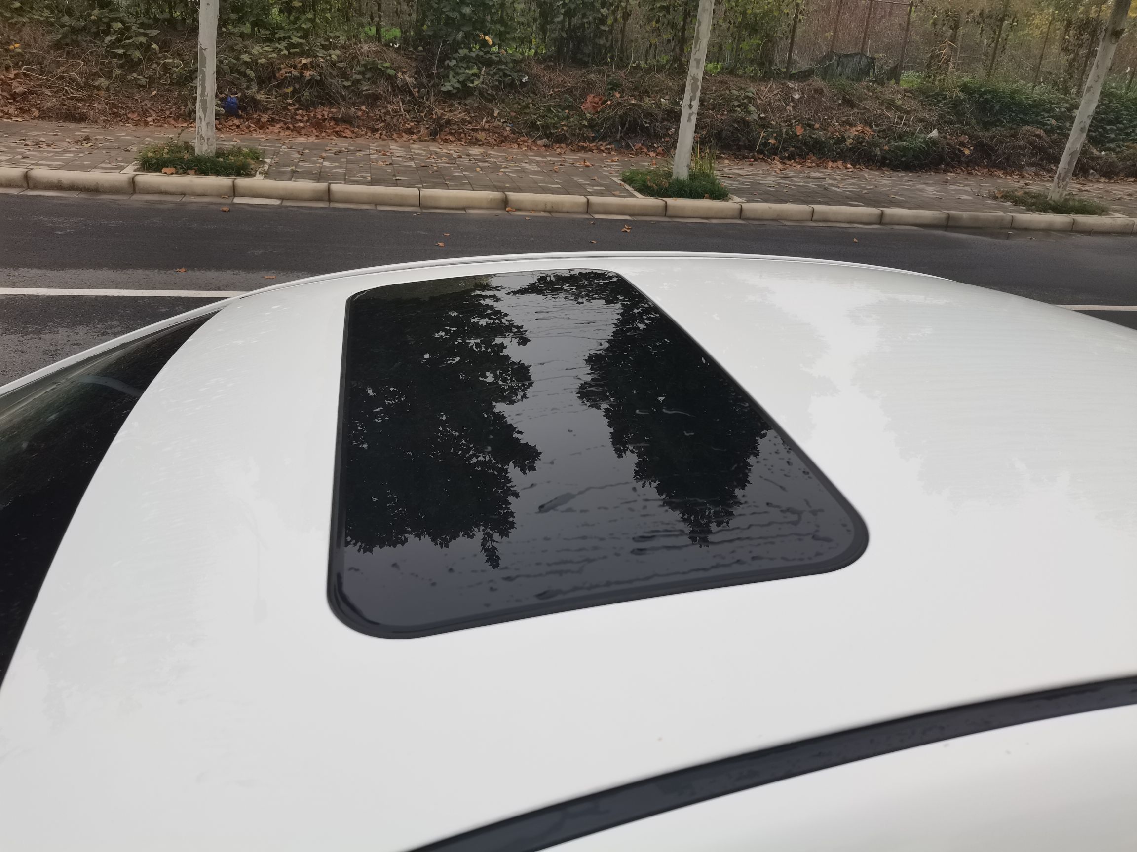 荣威350 2015款 1.5L 自动豪华天窗版局部细节9004