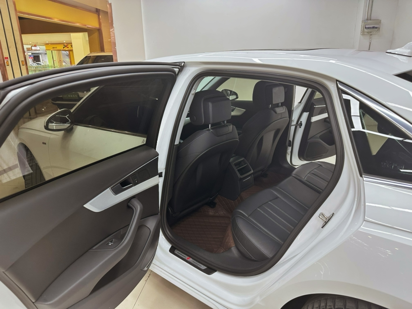 奥迪A4L 2022款 40 TFSI 时尚动感型中控内饰7003