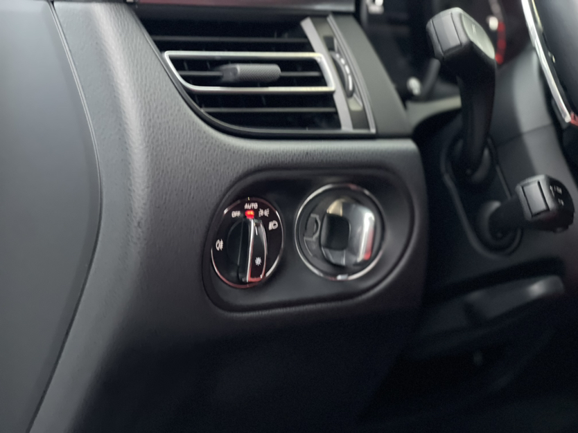 保时捷 2022款 Macan 2.0T中控内饰7009