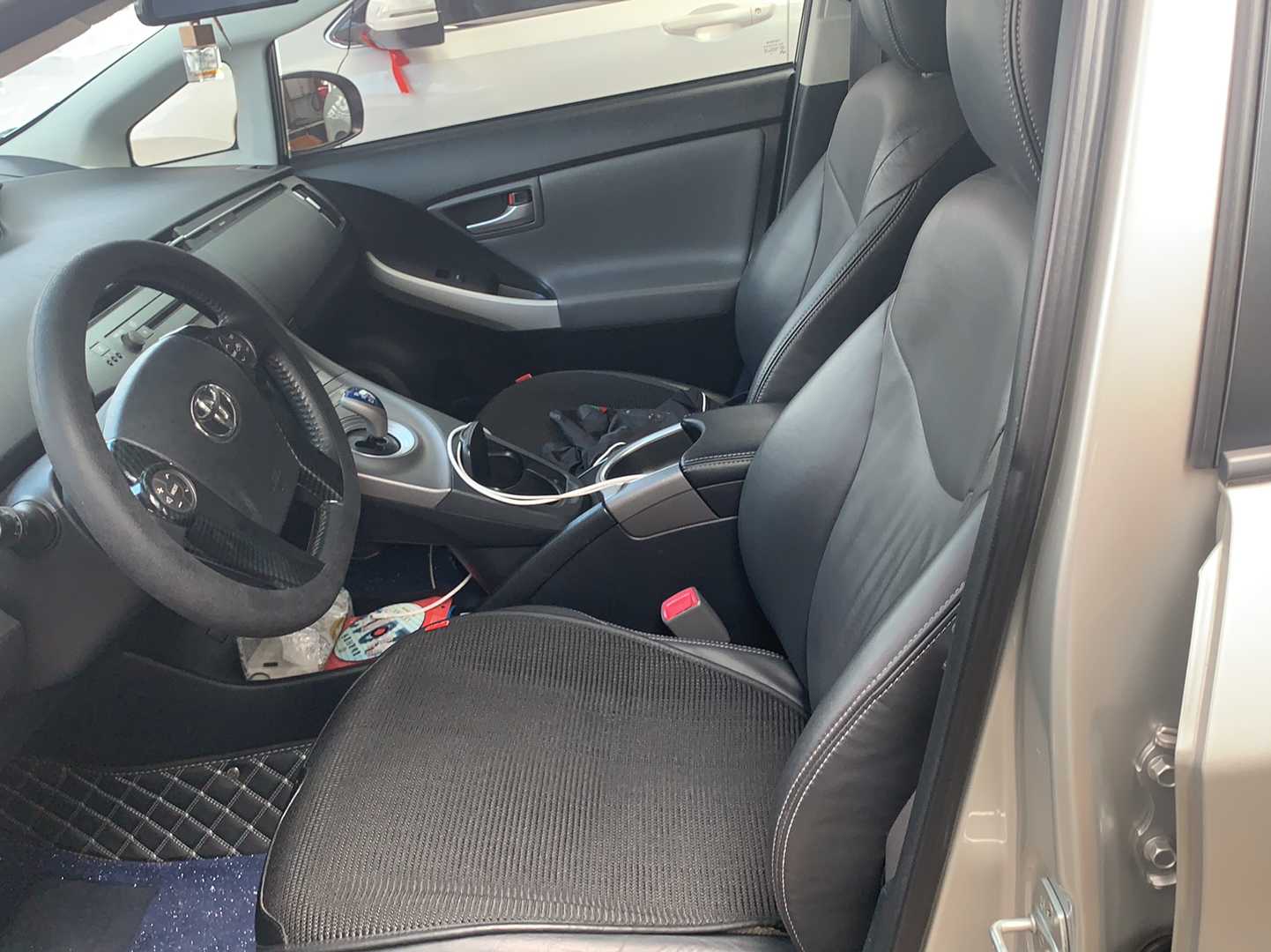 丰田 普锐斯 2012款 1.8L 豪华版局部细节19