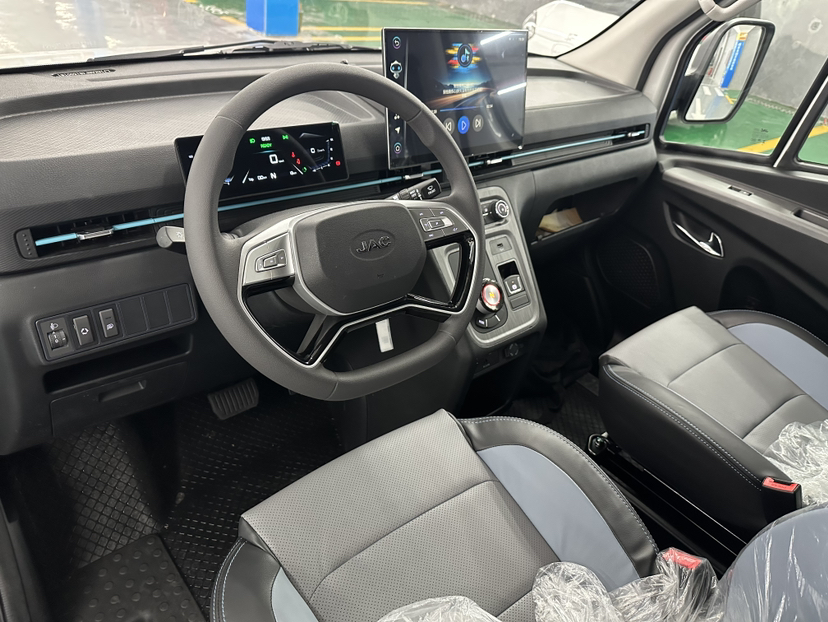 江汽集团 Van宝路 2024款 V8追梦版 宁德时代中控内饰7001