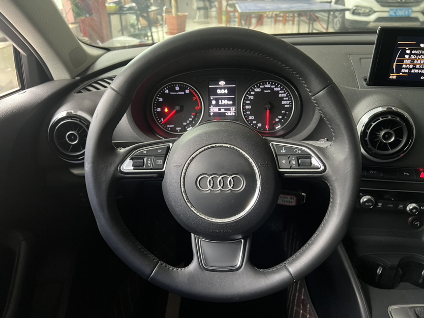 奥迪A3 2015款 Limousine 35 TFSI 百万纪念舒享型中控内饰7001