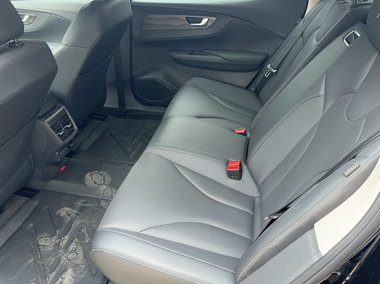 红旗E-QM5 2021款 充电 旗悦版中控内饰7002