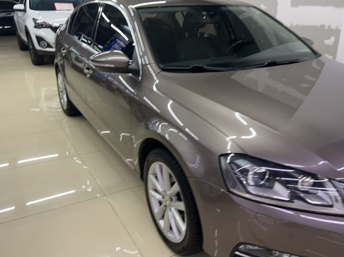 大众 迈腾 2013款 1.8TSI 尊贵型车身外观6002