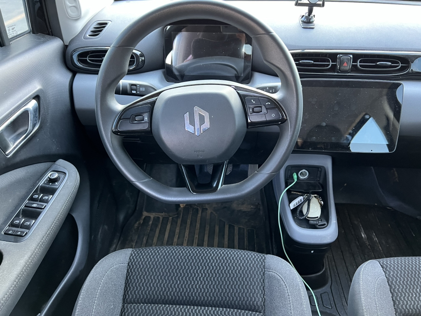 零跑汽车 零跑T03 2021款 400微糖版中控内饰7002