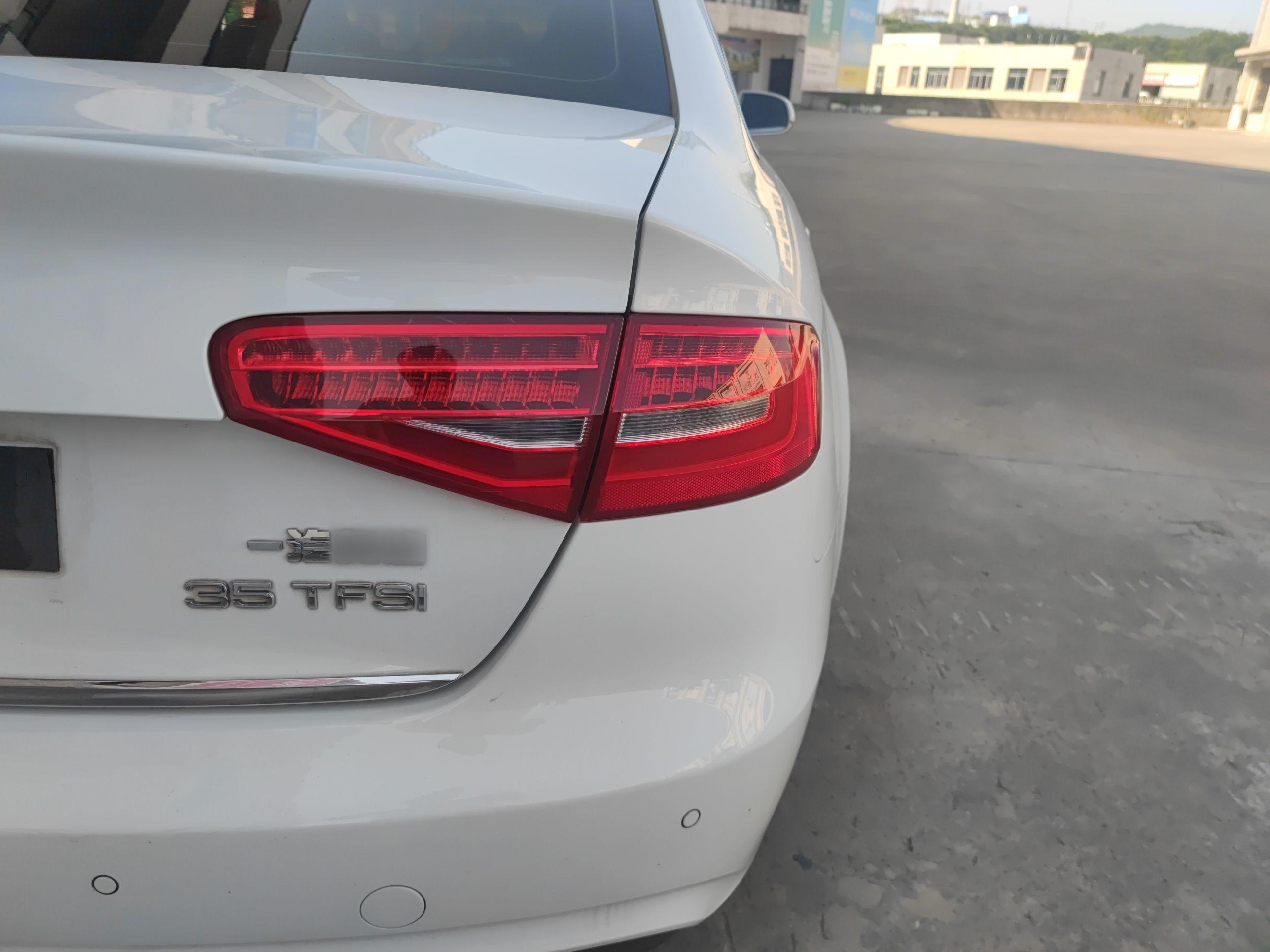 奥迪A4L 2013款 35 TFSI 自动标准型