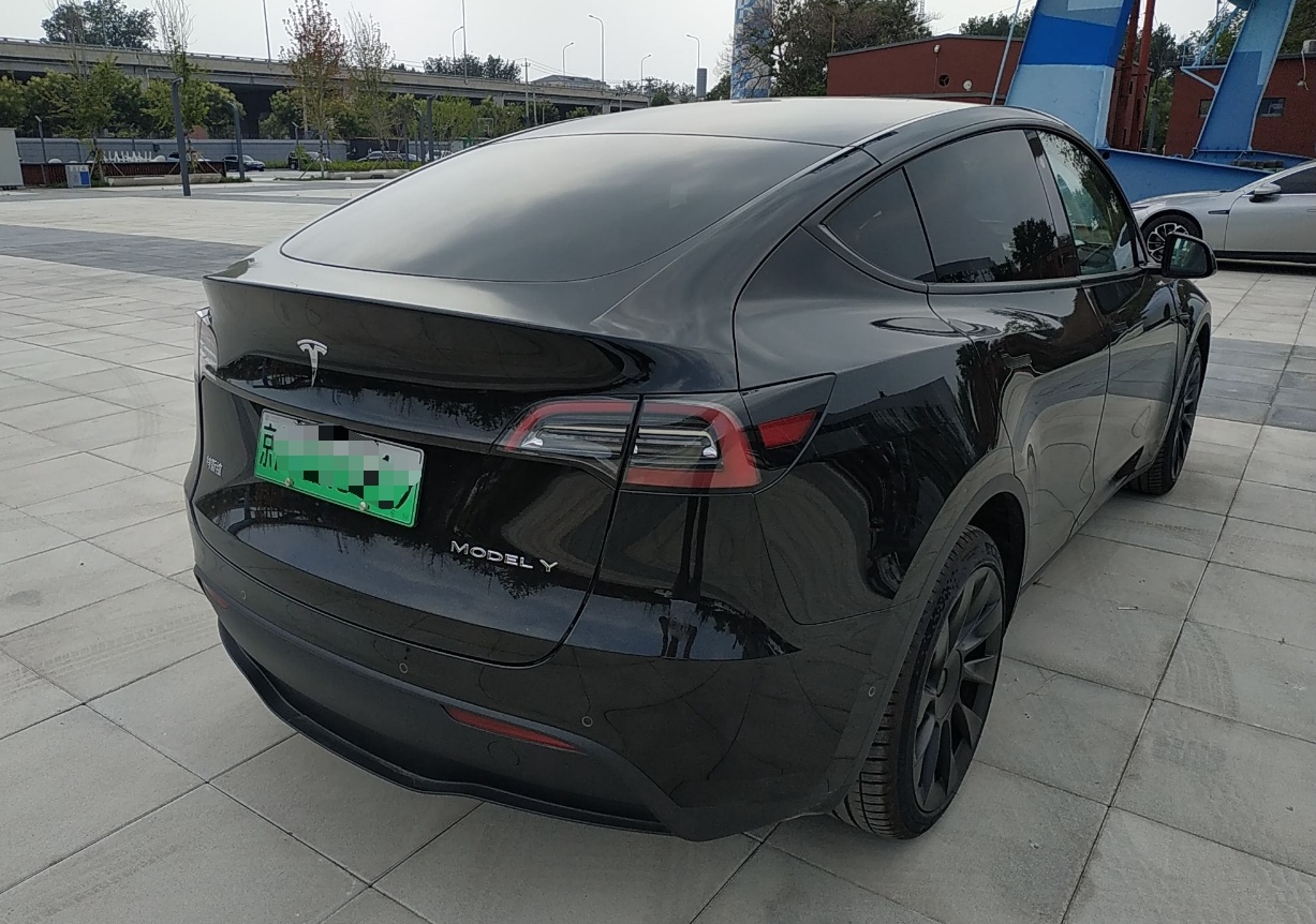 特斯拉 Model Y 2022款 长续航全轮驱动版