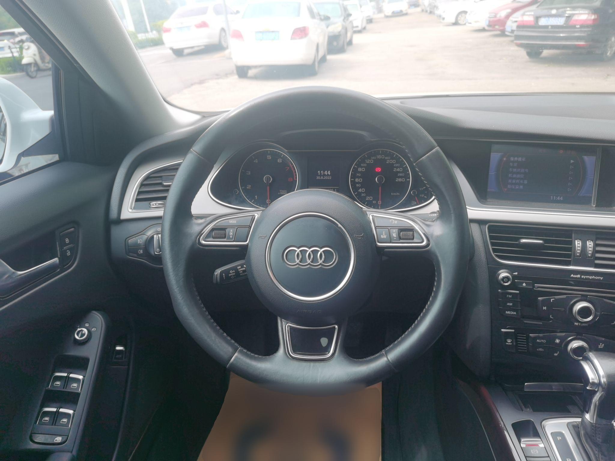 奥迪A4L 2013款 35 TFSI 自动舒适型