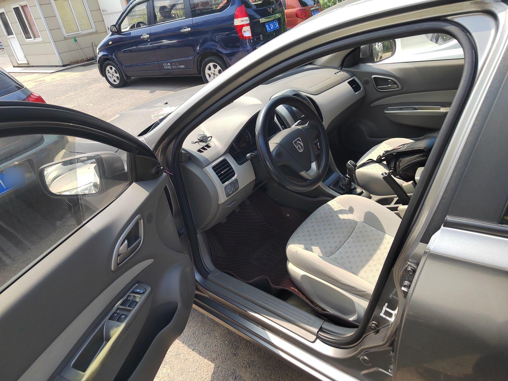 宝骏630 2011款 1.5L 手动标准型